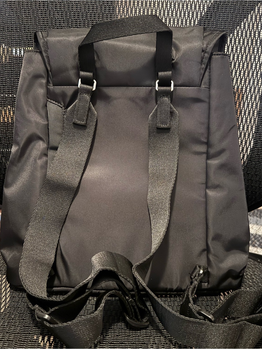 Lululemon Black Women’s Backpack - Sleek Everyday Carry - Picture 7 of 8